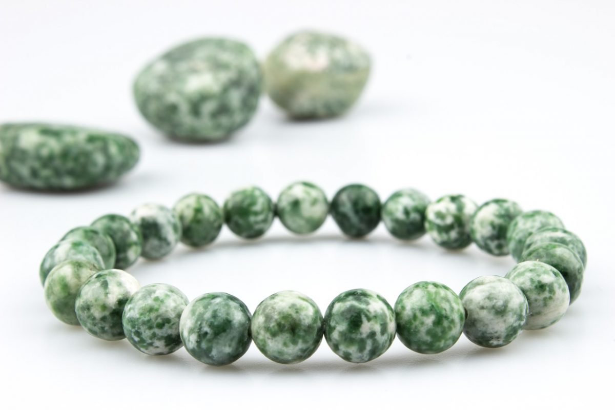 Zöldpettyes jáde karkötő MoonStone Jewellery