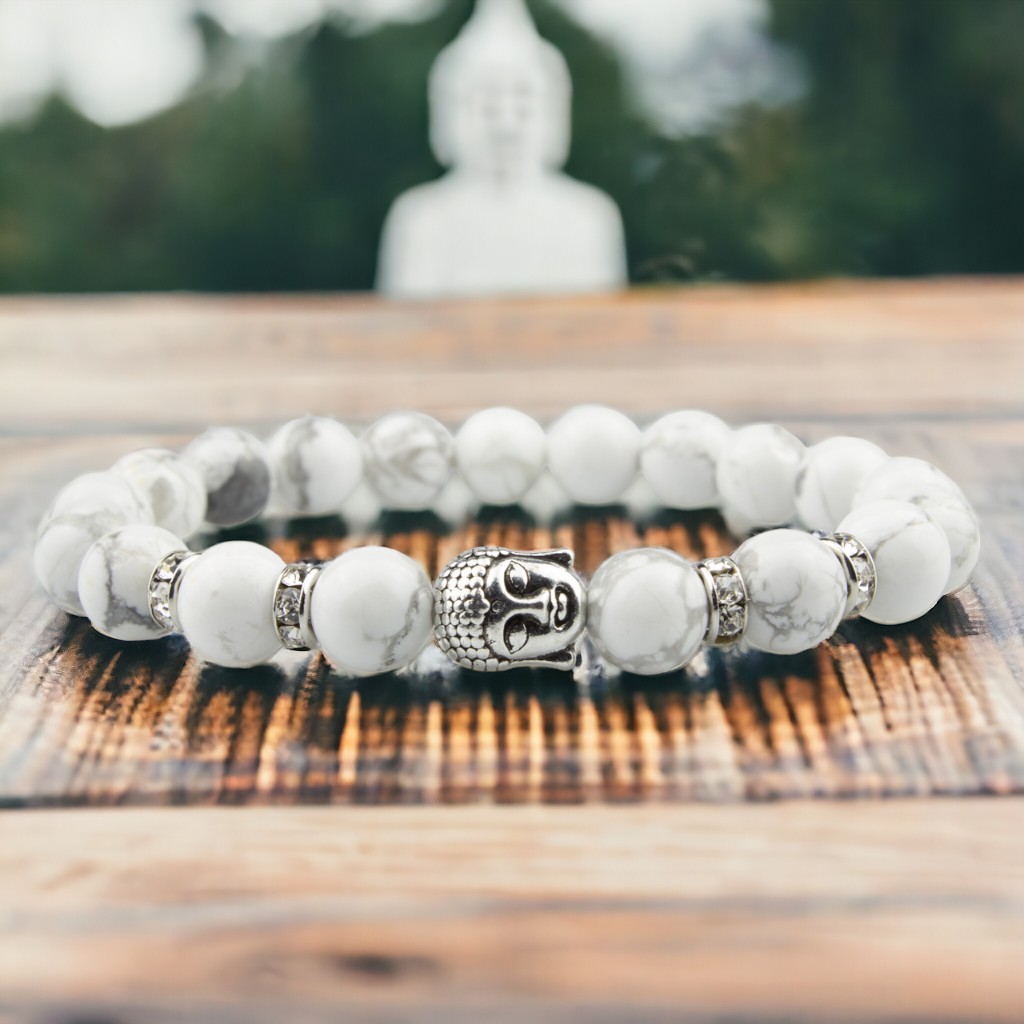 Howlit ásványkarkötő Buddha medállal